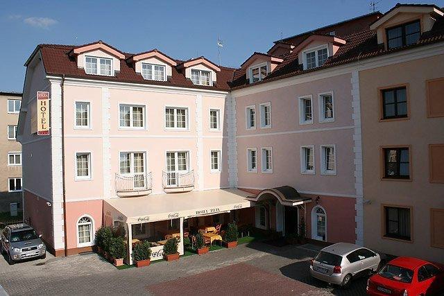 Hotel Tilia Pezinok Buitenkant foto